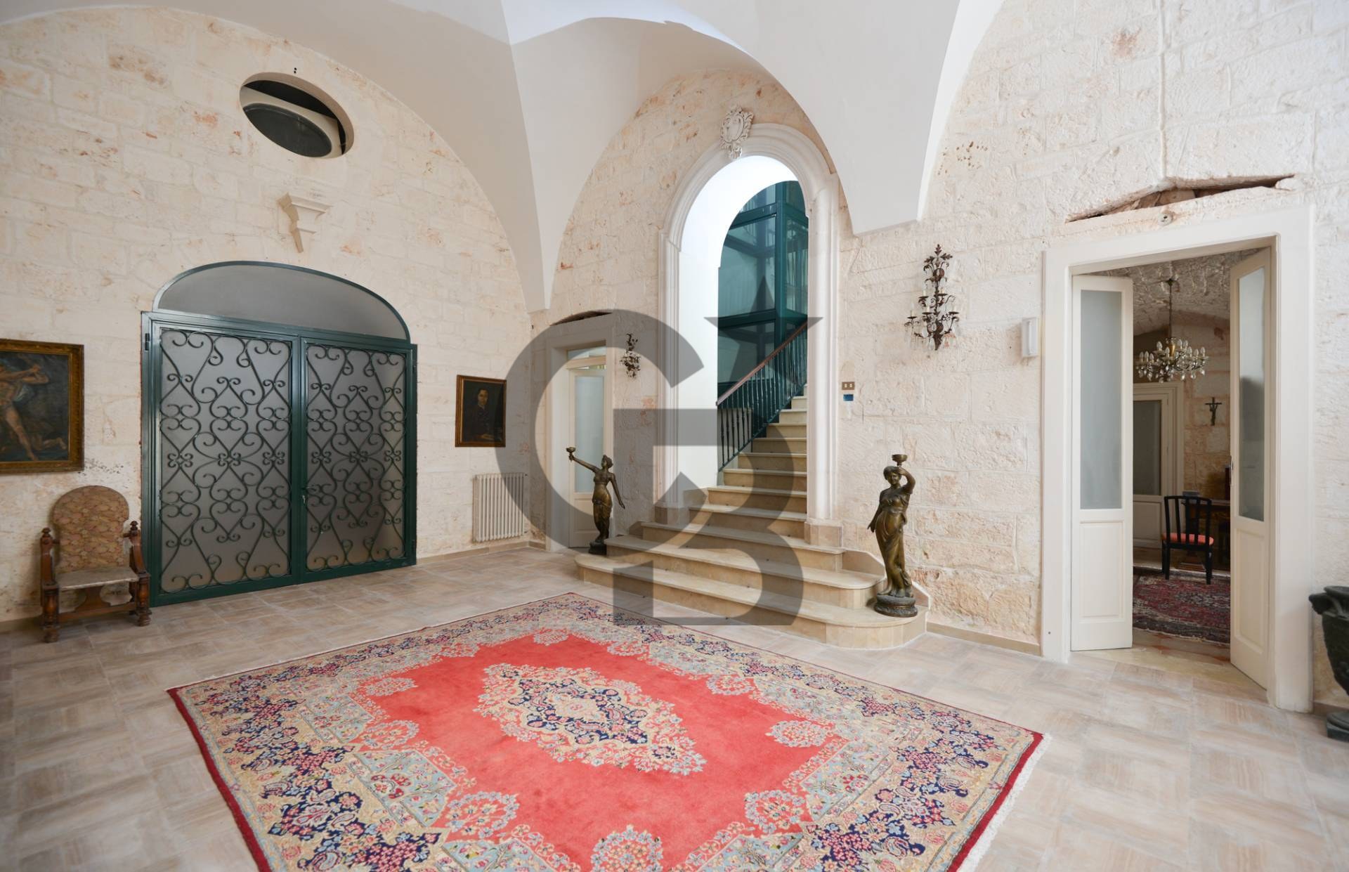 Palazzo — Ostuni